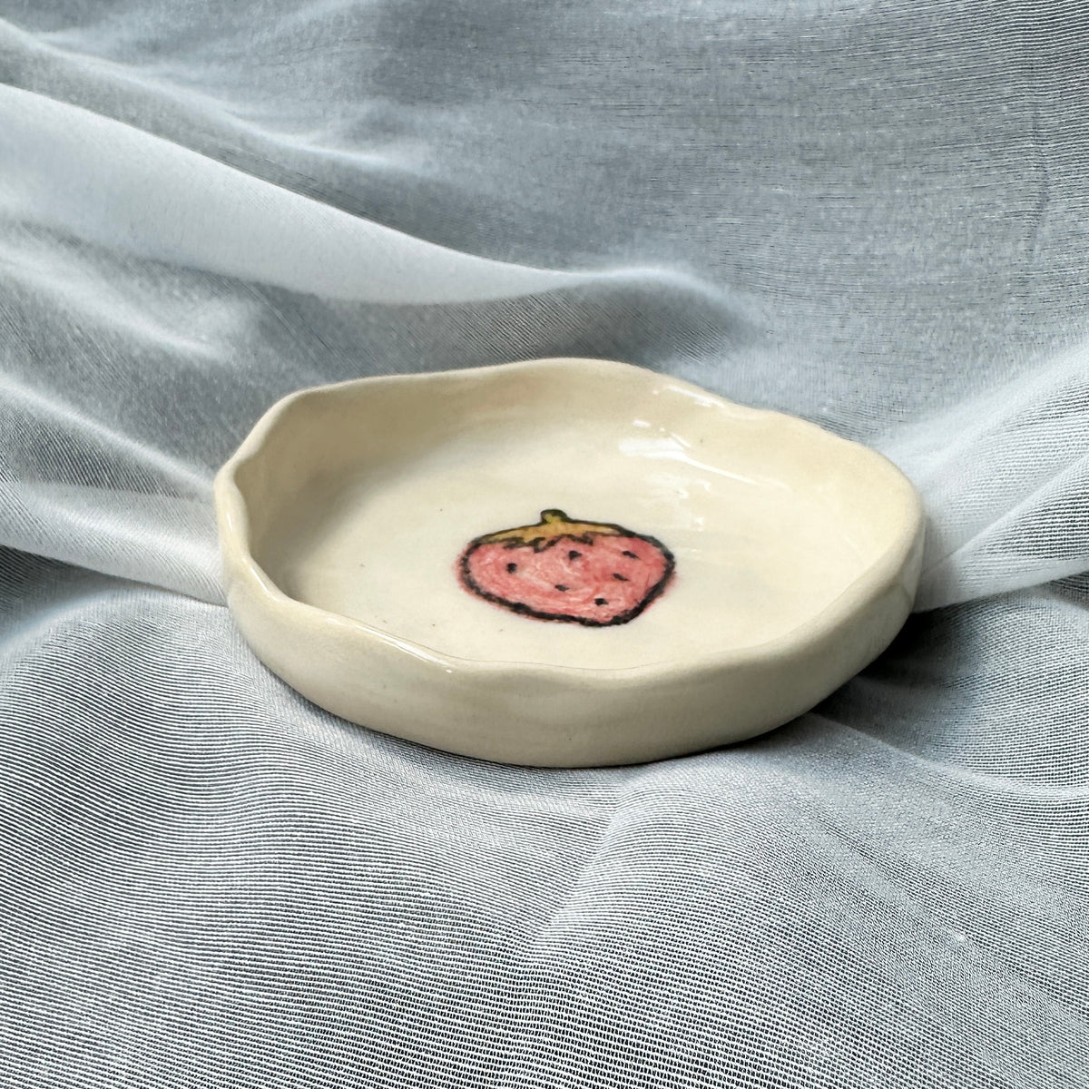 hand built lil dish - strawberry