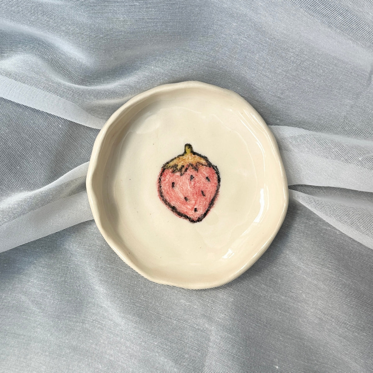hand built lil dish - strawberry